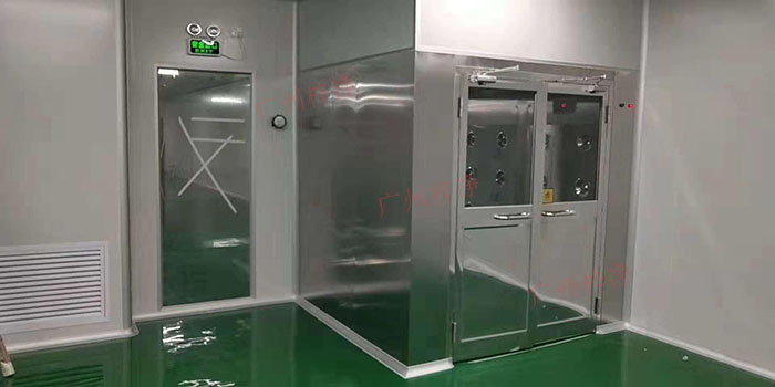 風淋室作為潔凈室入口的重要設(shè)備