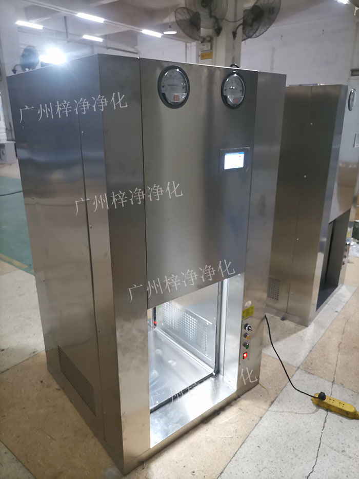 層流傳遞窗是潔凈室中不可或缺的設備之一